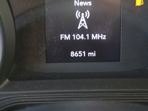 Used 2024 Jeep Gladiator Sport image 29