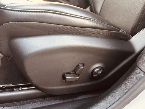 Used 2021 Jeep Cherokee Latitude Plus image 22