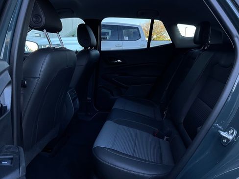 Used 2025 Chevrolet Trax LT image 11