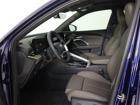 New 2025 Audi Q5 Premium Plus image 12