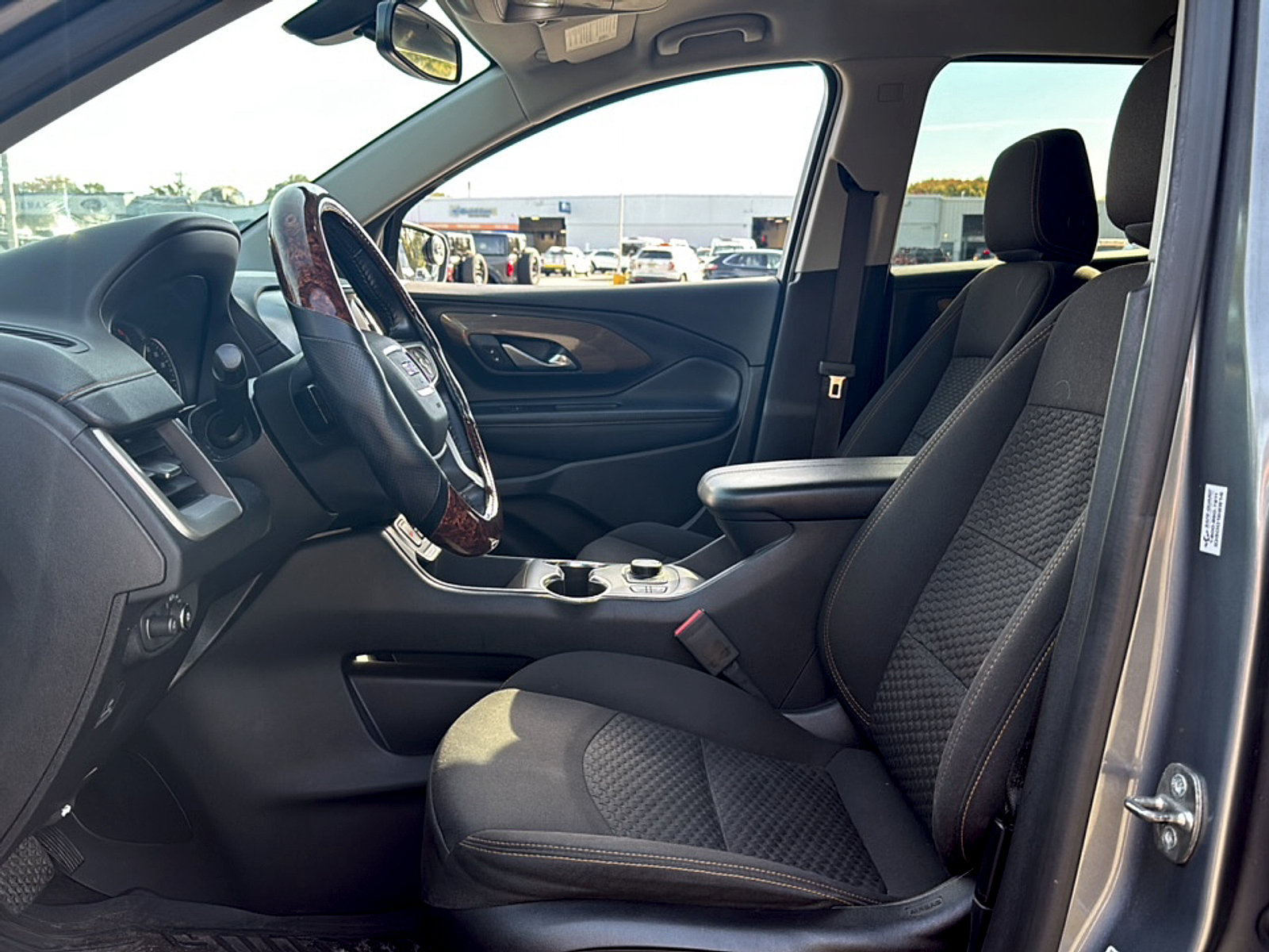 Used 2019 GMC Terrain SLE w/ Driver Convenience Package FWD image 6
