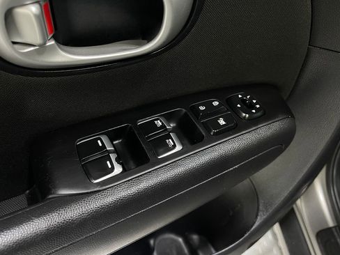 Used 2017 Kia Soul + image 14