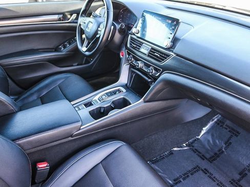 Used 2018 Honda Accord Sport image 17