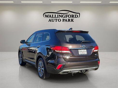 Used 2017 Hyundai Santa Fe SE w/ Cargo Package image 6