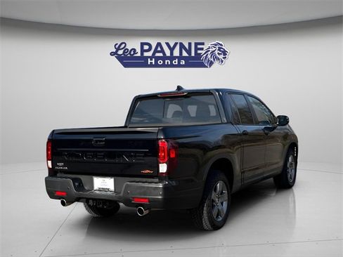 Certified 2025 Honda Ridgeline TrailSport image 9