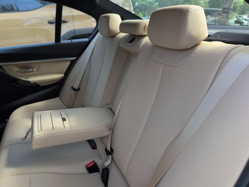 Used 2018 BMW 328d Sedan w/ Premium Package RWD image 9