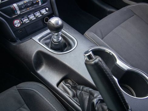 Used 2019 Ford Mustang GT w/ Performance Package - Level 2 RWD image 28