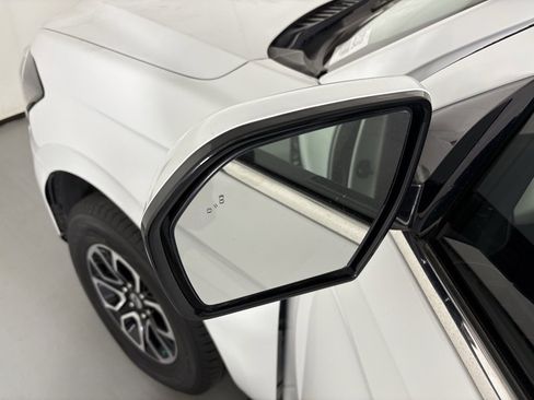 Used 2024 Ford Expedition Max XLT image 13