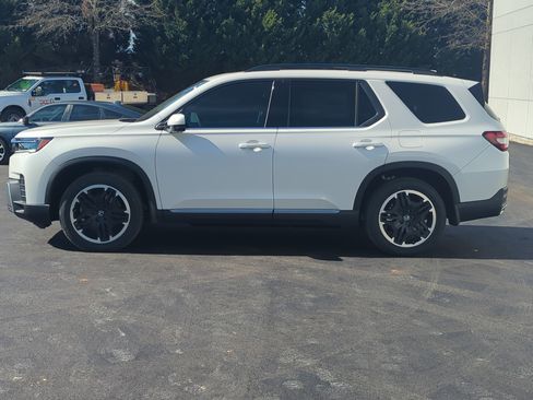 New 2026 Honda Pilot Touring image 8