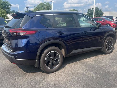 Used 2025 Nissan Rogue SV w/ SV Premium Package AWD/4WD image 5