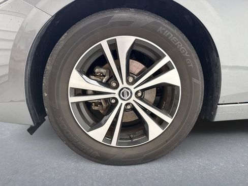 Used 2023 Nissan Sentra SV FWD image 11
