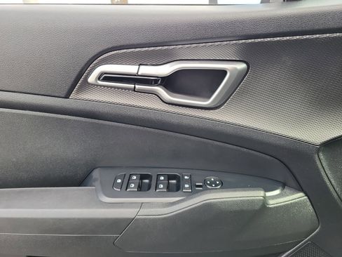 Used 2024 Kia Sportage LX image 17