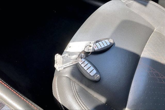 Used 2023 Nissan Altima 2.0 SR FWD image 11