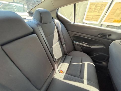 Used 2025 Nissan Altima 2.5 SV FWD image 33