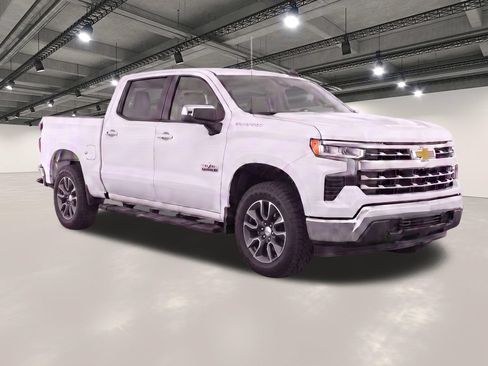 Used 2024 Chevrolet Silverado 1500 LT RWD image 2