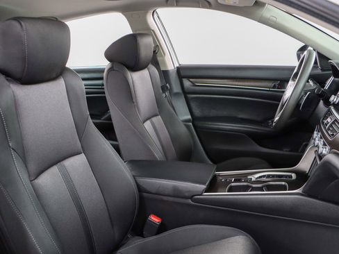 Used 2021 Honda Accord EX image 27