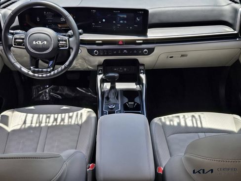 Certified 2025 Kia Sorento S w/ Panoramic Sunroof Package FWD image 12