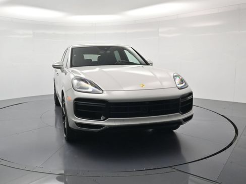 Certified 2022 Porsche Cayenne Turbo AWD/4WD image 46