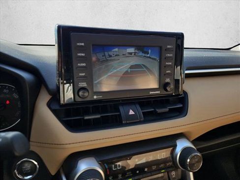 Used 2021 Toyota RAV4 XLE w/ Convenience Package FWD image 12