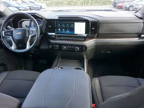 Used 2024 Chevrolet Silverado 2500 LT w/ Convenience Package image 6