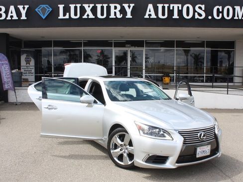 Used 2013 Lexus LS 460 w/ Comfort Pkg image 35