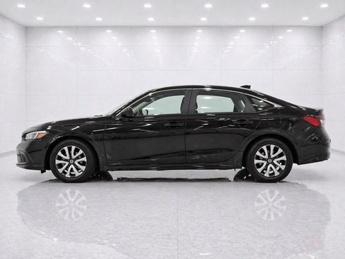 Used 2023 Honda Civic LX image 2