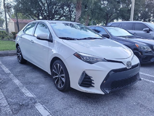 Used 2018 Toyota Corolla XSE FWD image 2