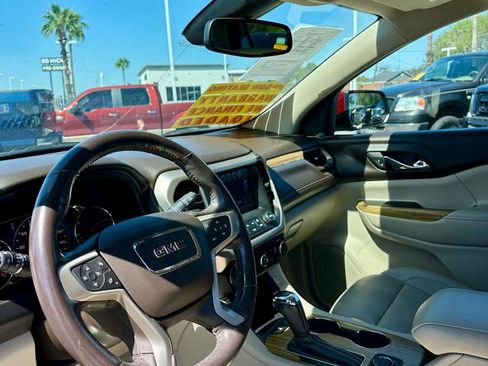 Used 2018 GMC Acadia Denali w/ Technology Package FWD image 2
