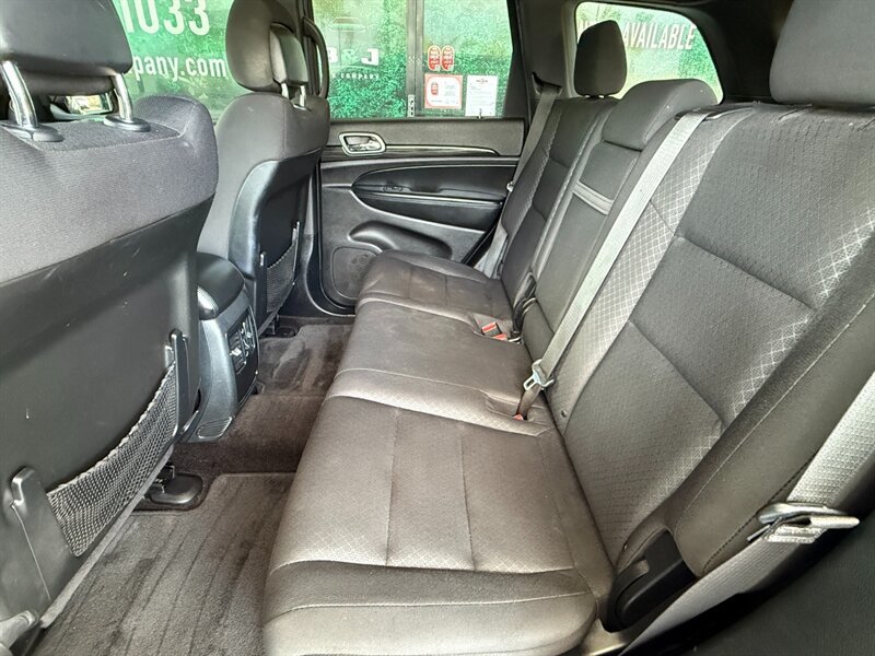 Used 2019 Jeep Grand Cherokee Laredo RWD image 24