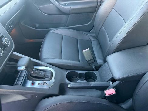 Used 2010 Volkswagen Jetta Limited Edition image 27