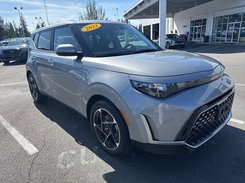 Certified 2023 Kia Soul EX FWD image 3
