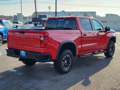 Used 2024 Chevrolet Silverado 1500 ZR2 w/ Technology Package image 5