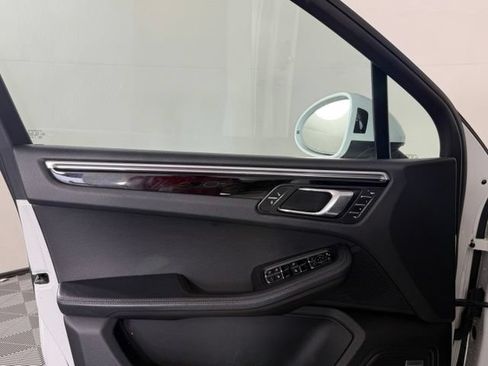 Used 2017 Porsche Macan S AWD/4WD image 27