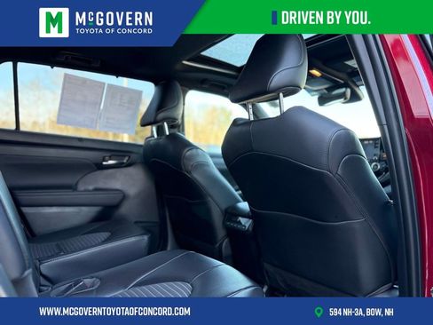 Used 2022 Toyota Highlander XSE image 24