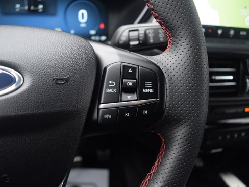 Used 2023 Ford Escape ST-Line Select w/ Tech Pack #2 image 5