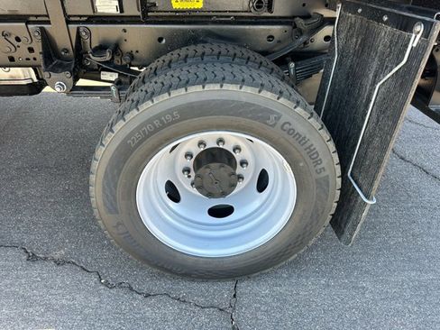 New 2025 Ford F550 4x4 Regular Cab Super Duty image 21