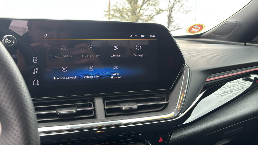 Used 2025 Chevrolet Trax RS FWD image 19