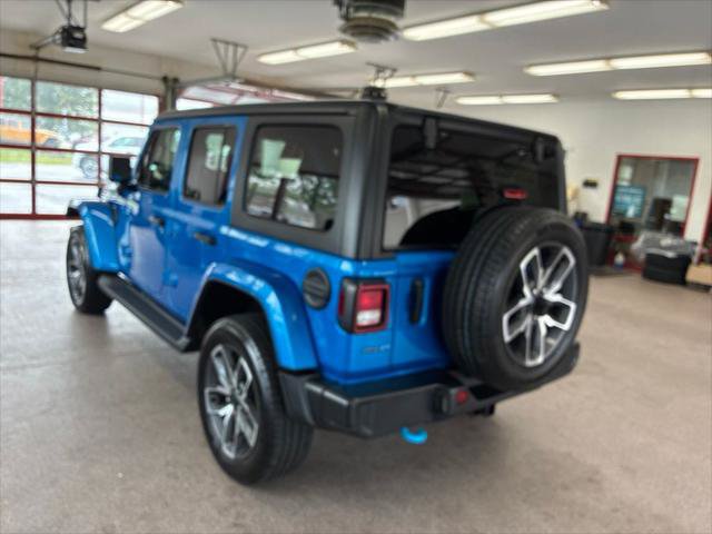 Certified 2024 Jeep Wrangler Unlimited w/ Convenience Group AWD/4WD image 21