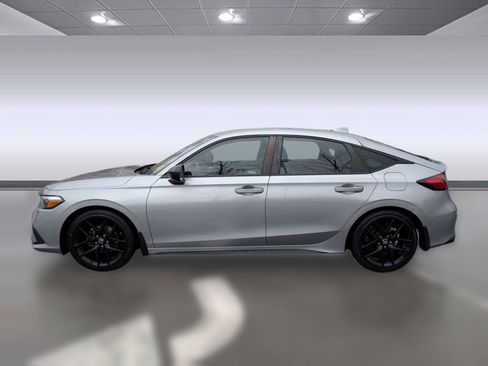 Used 2023 Honda Civic Sport image 2