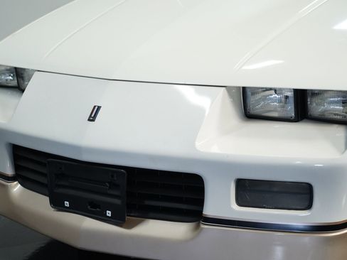 Used 1988 Chevrolet Camaro LT image 17
