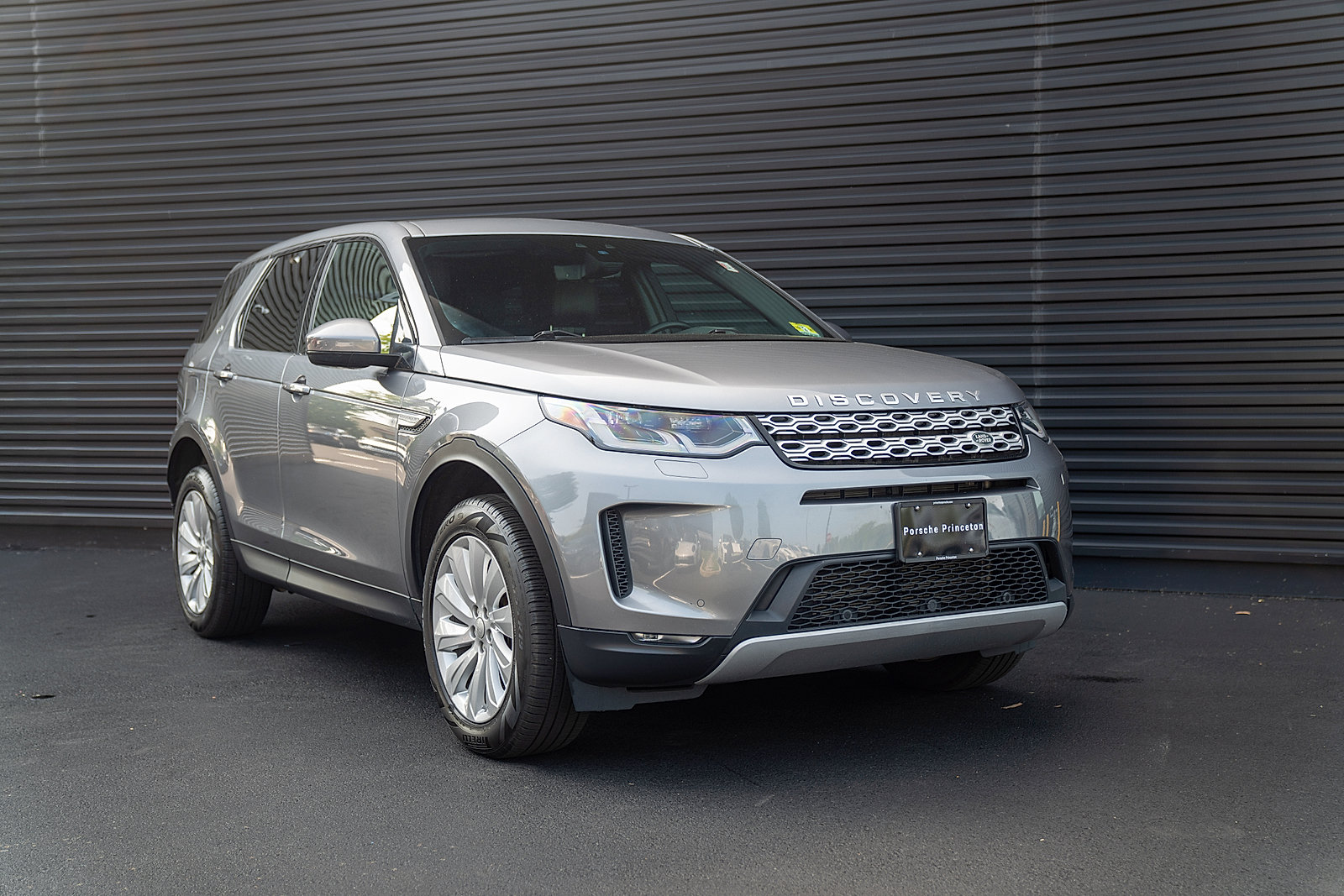 Used 2020 Land Rover Discovery Sport SE AWD/4WD image 24