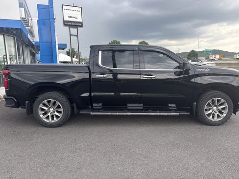 Used 2019 Chevrolet Silverado 1500 High Country w/ Z71 Off-Road Package AWD/4WD image 2