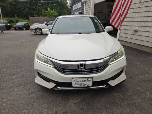 Used 2016 Honda Accord Touring image 3
