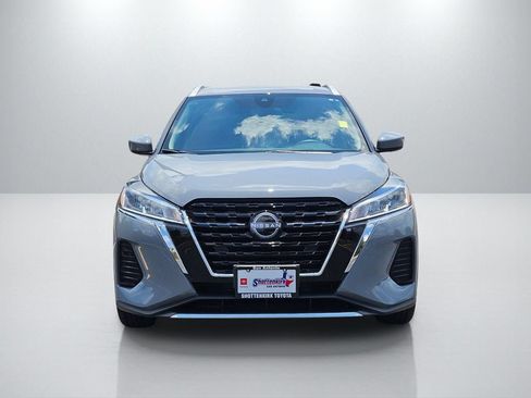 Used 2024 Nissan Kicks SV FWD image 2