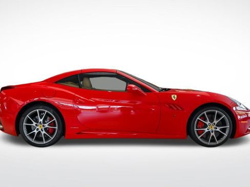 Used 2011 Ferrari California RWD image 6