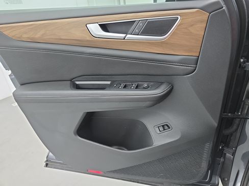 Certified 2024 Volkswagen Atlas SE w/ Panoramic Sunroof Package FWD image 28