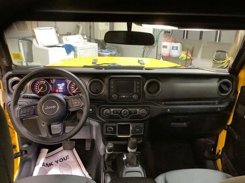 Used 2021 Jeep Wrangler Sport AWD/4WD image 12