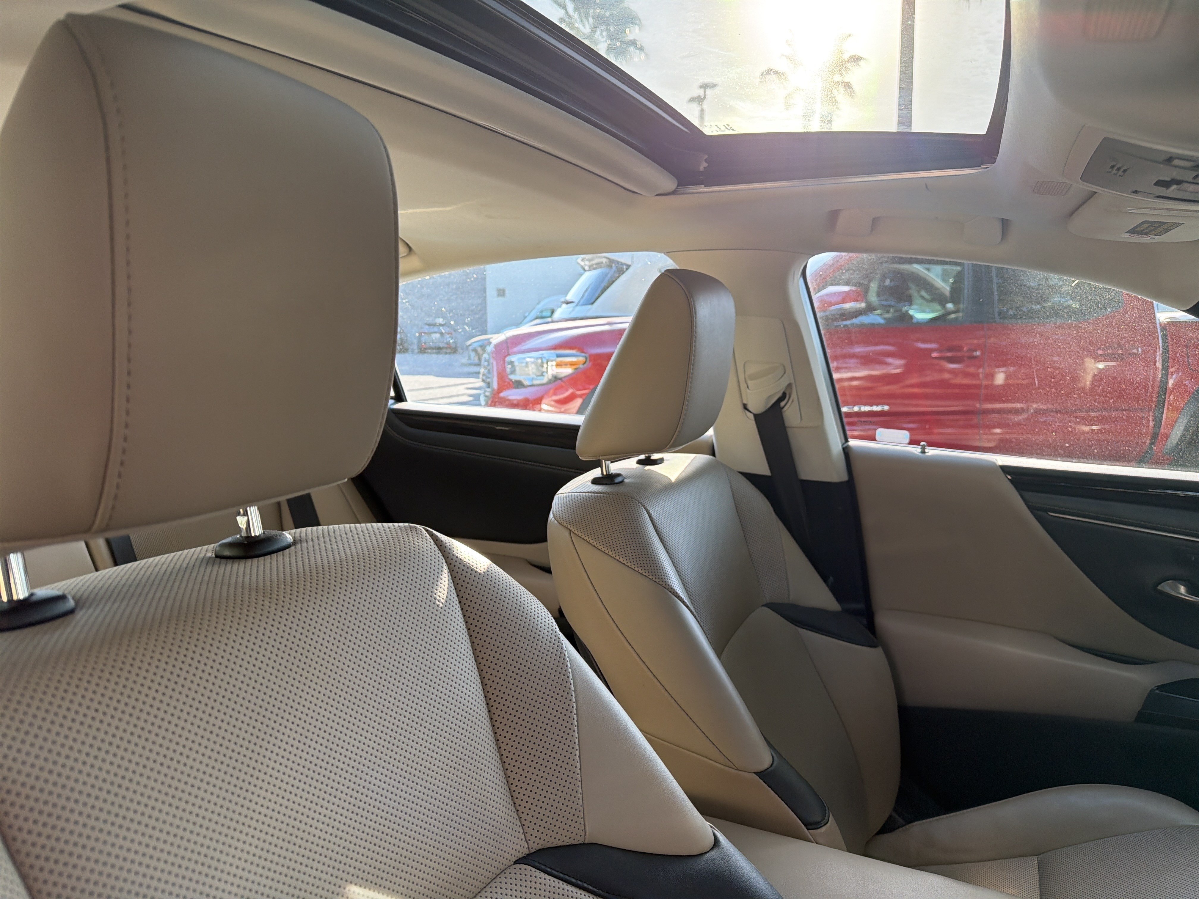 Certified 2020 Lexus ES 300h w/ Premium Package FWD image 43