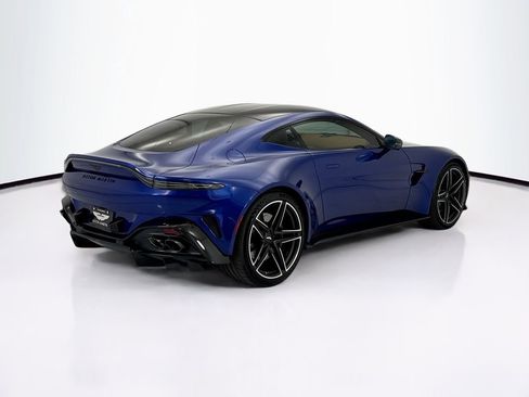Used 2025 Aston Martin V8 Vantage Coupe image 5