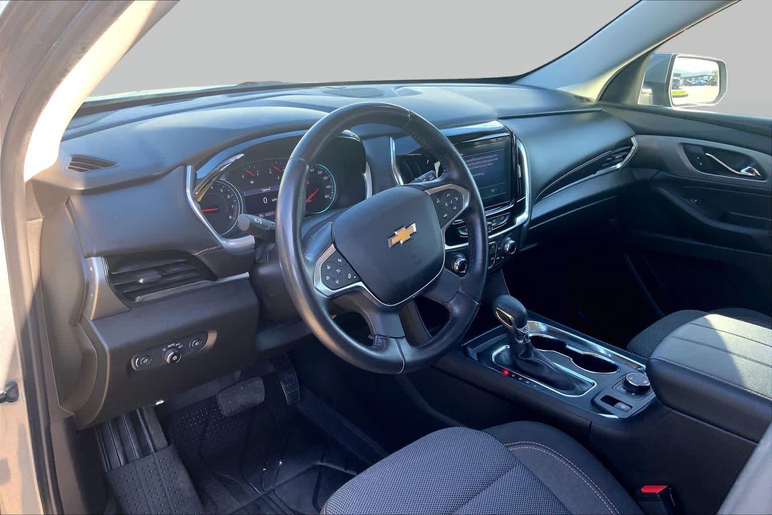 Used 2021 Chevrolet Traverse LT w/ LPO, Floor Liner Package AWD/4WD image 16